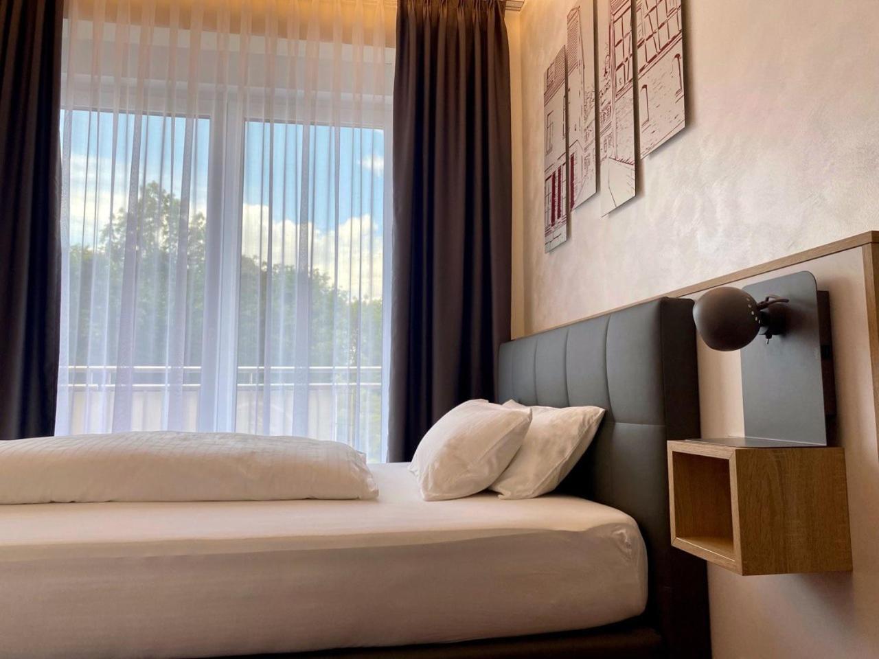 Hotel Am Waldkasino Erfurt Exterior photo